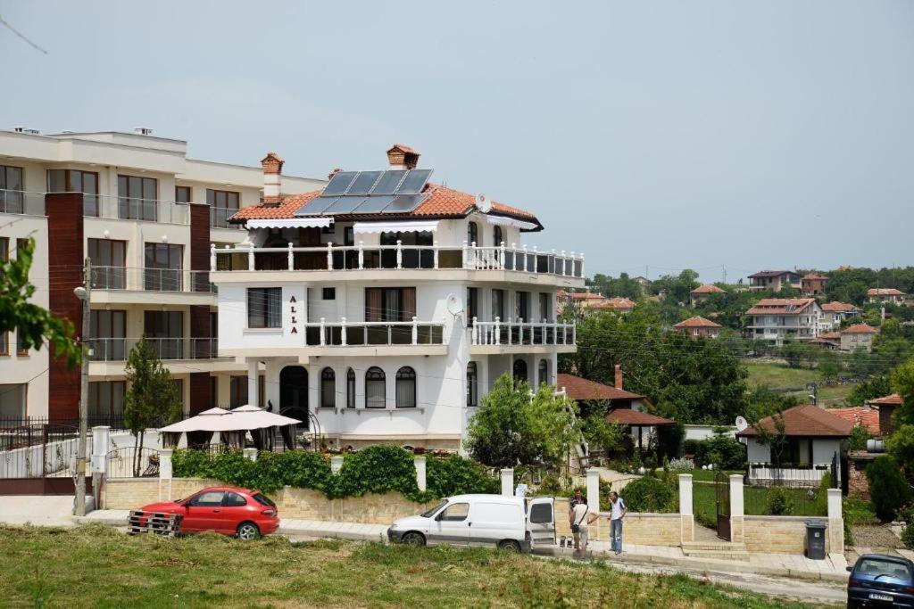 Къща За Гости Алла Bjala Exteriér fotografie